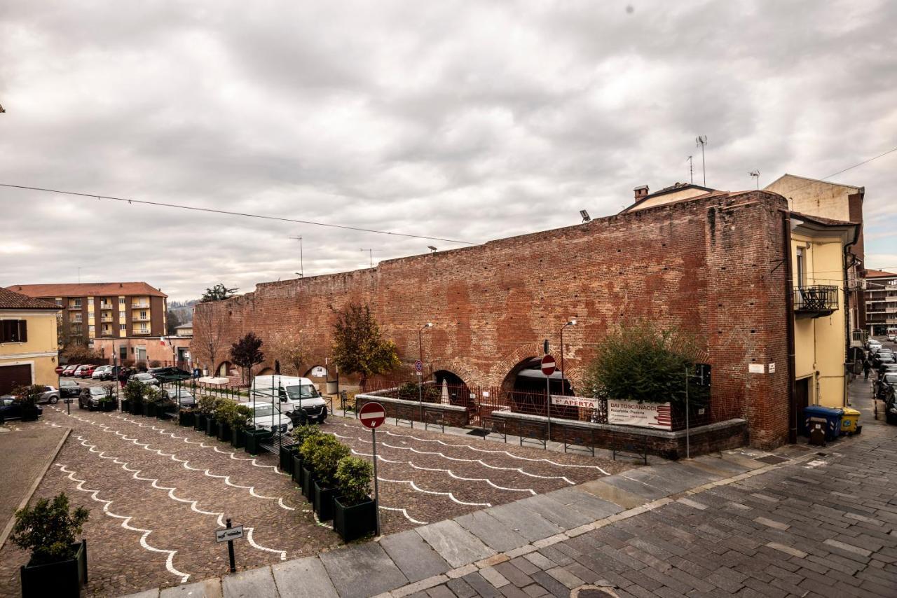 Domus Antiche Mura Asti Bagian luar foto